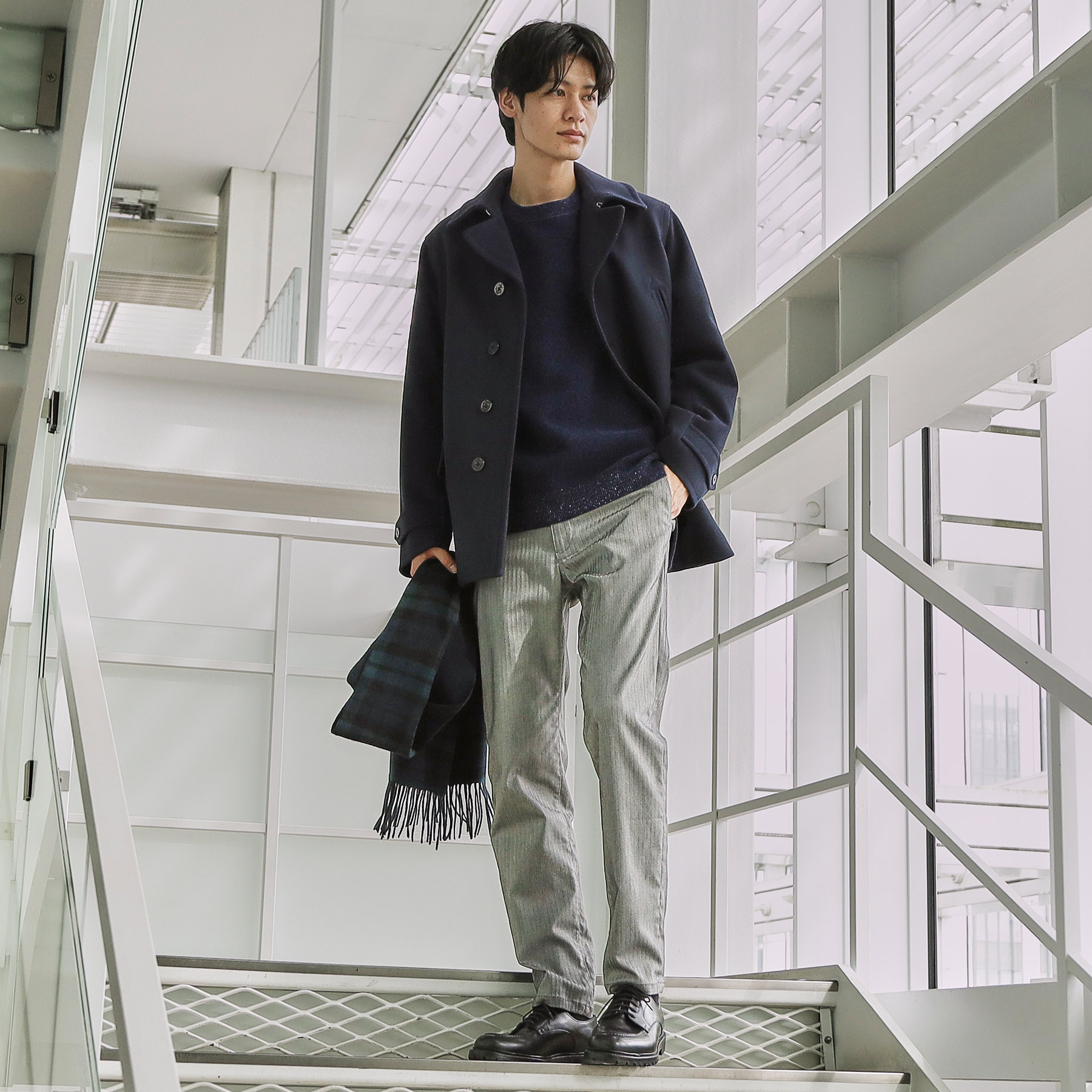 ネイビーニット×ネイビーアウター コーデ2