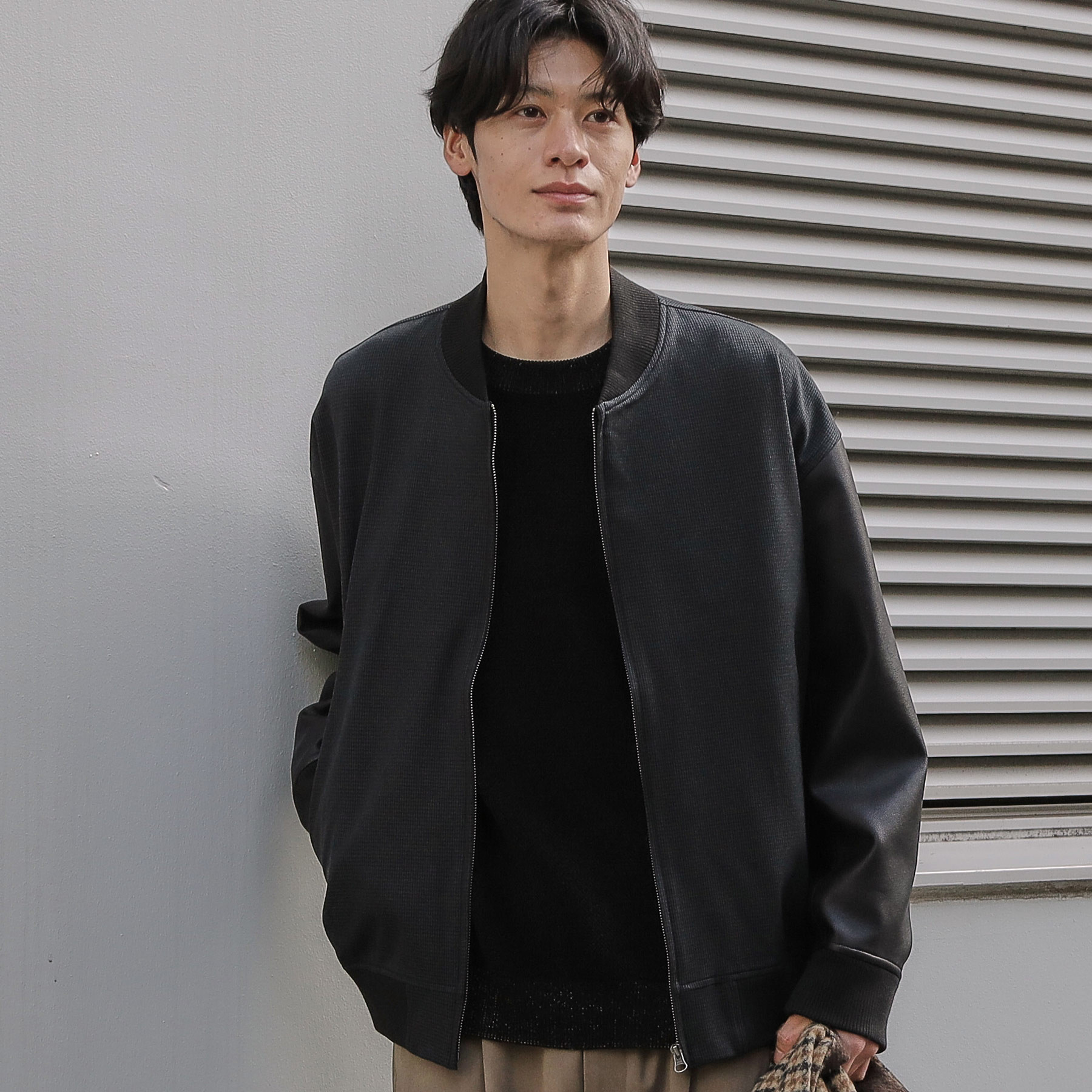 ブラックニット×袖切替えブルゾン コーデ1