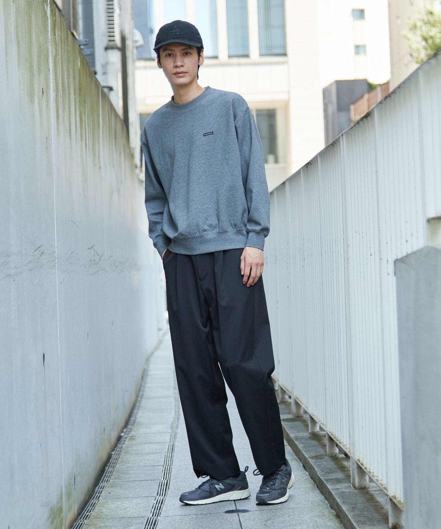 Relax SEMI-WIDE STYLING